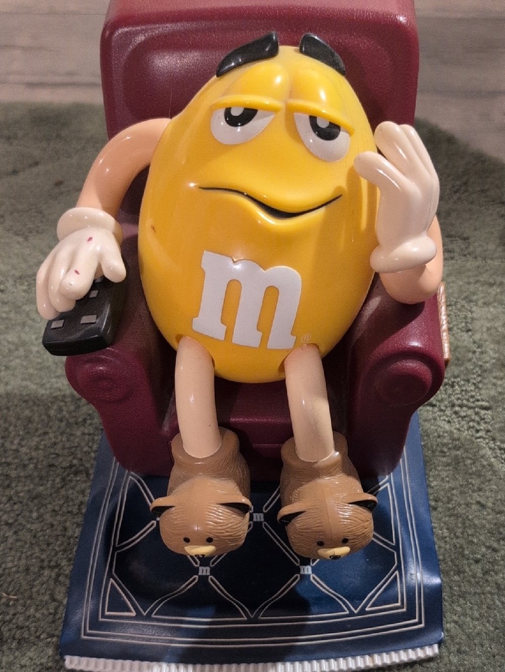 1999 Yellow M&M Character Candy Dispenser with Recliner ! ✨